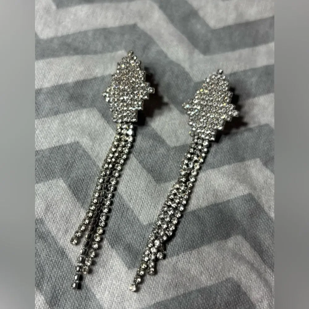 Rhinestone Dangle Post Earrings Excellent Preloved Condition